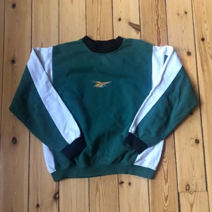 Vintage sweatshirt  - Vintage sweatshirt från Reebok i bra skick! Barnstorlek 164