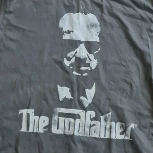 The Godfather tshirt - köpt second hand så lite sliten men snygg ändå. liten i storlek, passar S/M.