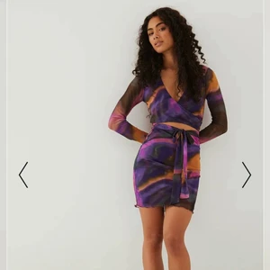 Klänning - Superfin klänning från nakd💜 Aldrig använd, prislappen är kvar. Nypris 349 kr. 