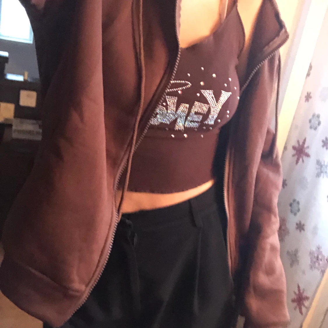 Brun ”hoodie kofta” med dragkedja  - 91