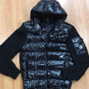 MONCLER jacka storlek S - Nyinköpt