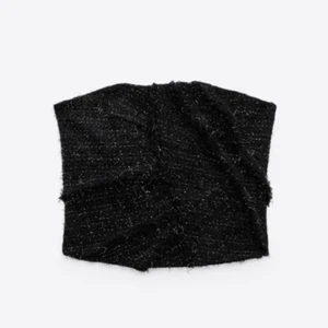 Bustier / korsett topp - Skiiitsnygg bustier/korsett topp men säljer då den är lite för liten för mig 😭 den är aldrig använd. Den är slutsåld och Limited Edition. Köpt för 559kr. Köparen står för frakten - 66kr. 💋