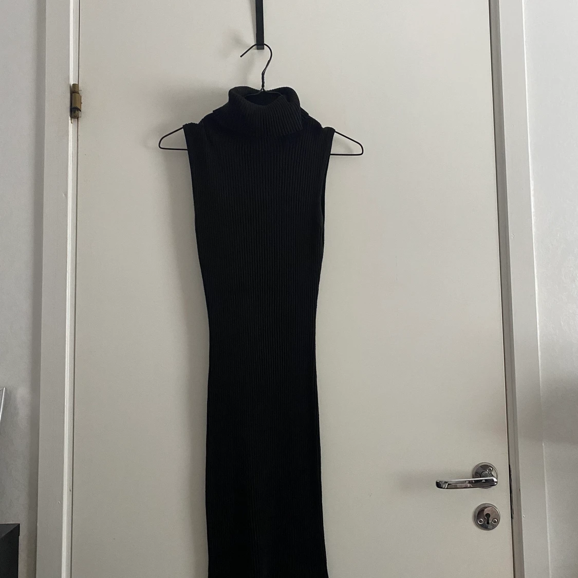 Svart klänning med polo - 90