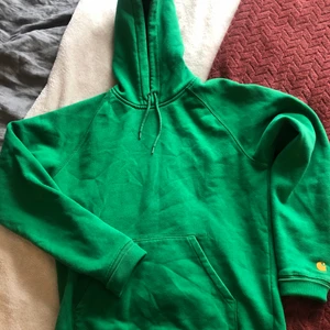 Carthartt hoodie -  vääääldigt bra kvalitet och känns fortfarande som ny💕