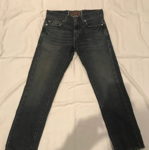 Levi’s 511 W30 L30 - Levi’s 511 storlek w30 l30. Producerade i Mexico under 70-talet. Är lite blåare i verkligheten 