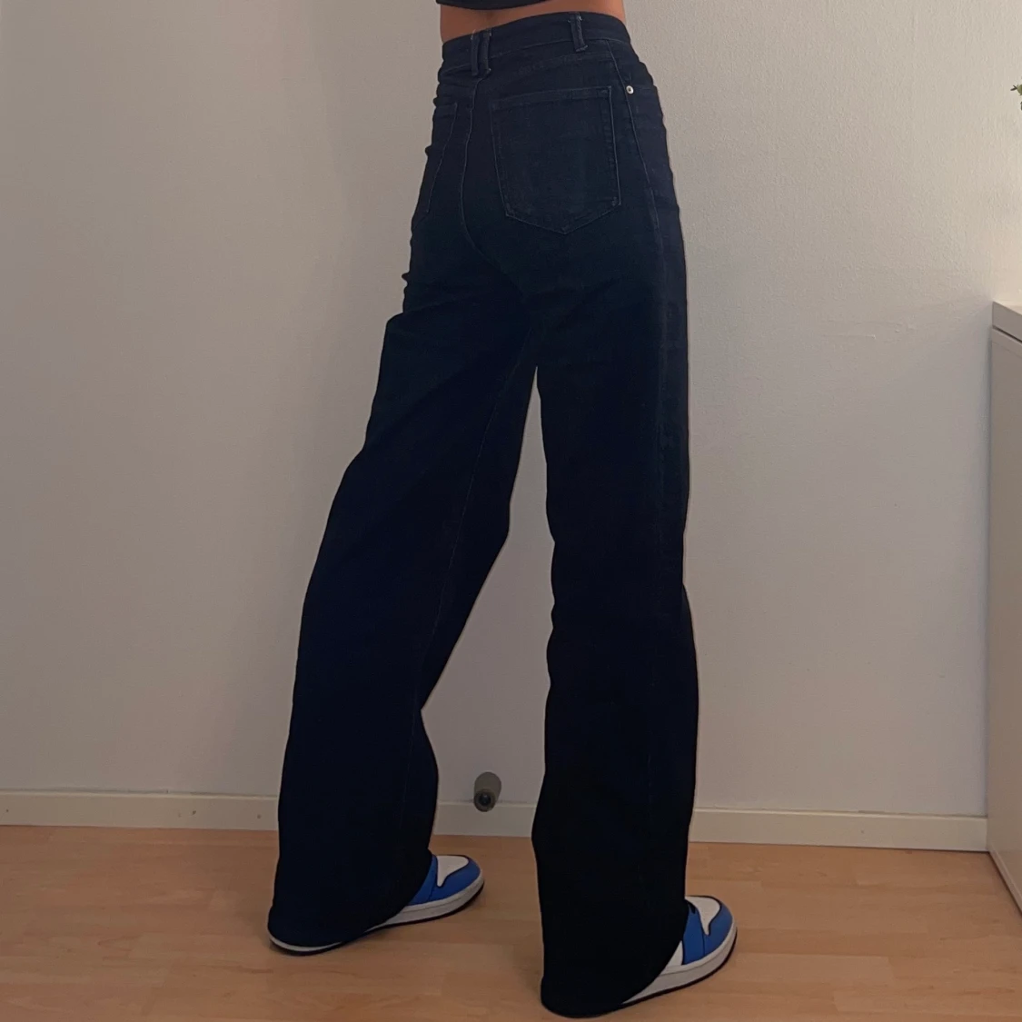 Mörkblåa jeans - 91