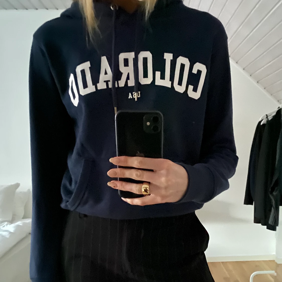 Mörkblå hoodie - 90