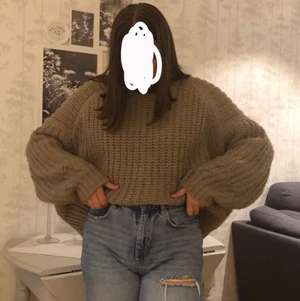 Stor stickad tröja - Beige stickad tröja från HM.