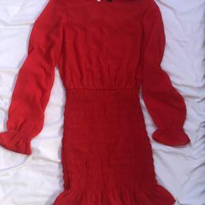En klänning från hm i storlek Xs, använd 1 gång. Ny pris: 299kr Mitt pris: 100kr