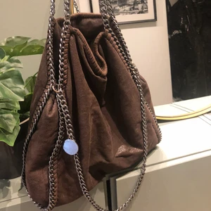 Stella McCartney liknande väska  - Stella McCartney liknande väska, mörkbrun 🤎