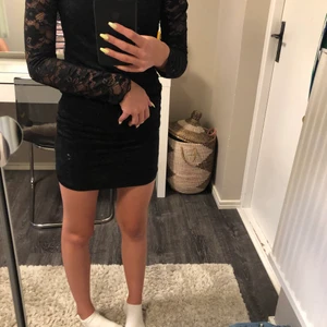 Klänning från Cubus  - En klänning från Cubus har endast använt den två gånger på julafton och en gång på nyår annars inte använt den alls. 