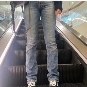 Levis jeans - Säljer dessa skitsnygga lågmidjade jeansen från Levis💕