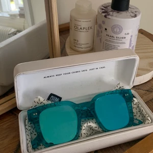 Chimi solglasögon #004 aqua - Säljer mina chimi solglasögon i modellen #004, färgen aqua!!💘💘i nyskick 😚😚först till kvarn!!