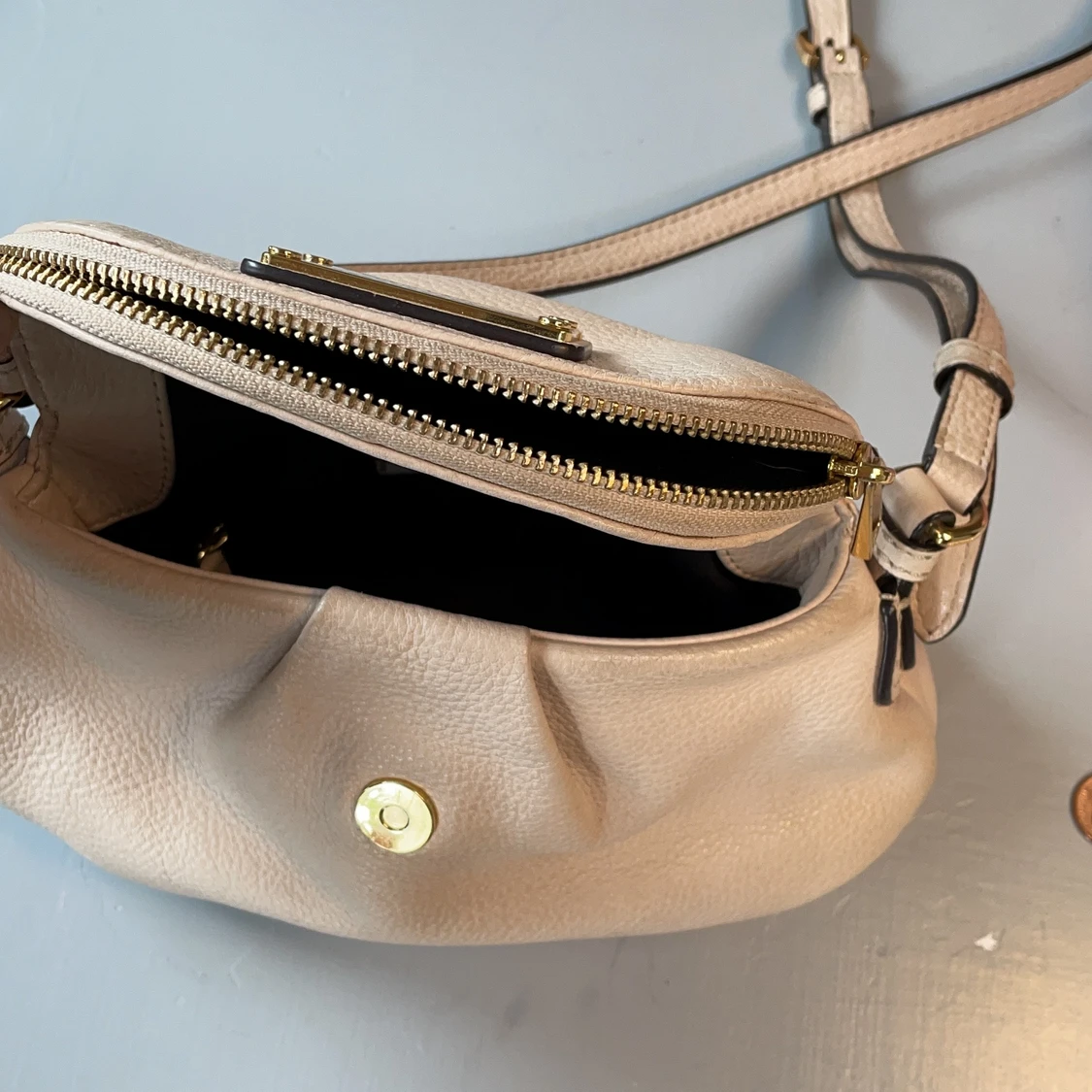 Beige Marc Jacobs väska  - 91