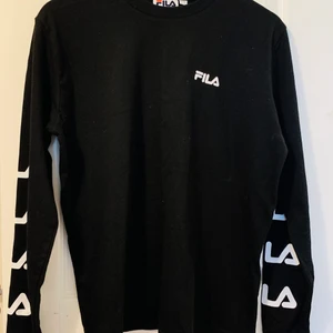 Fila  - Fila tröja helt oanvänd du står för frakten 