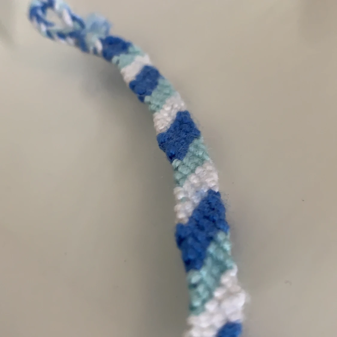 Handgjort ”friendship bracelet” - 91