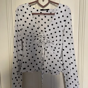 Sommartopp - Fin sommartopp, säljer för att jag inte längre använder den :)