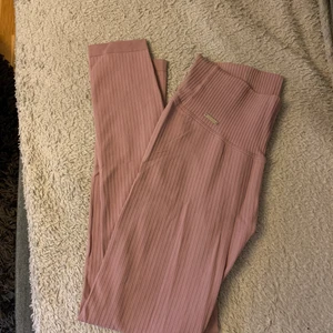 Aimn tights  - Använda ett fåtal gånger, gott skick! Stl S 