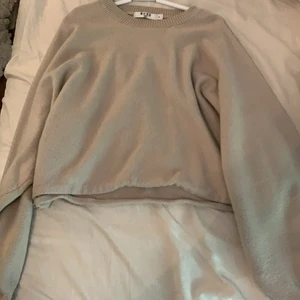 Storlek m - Skriv om du är intresserad eller vill ha flera bilder💕