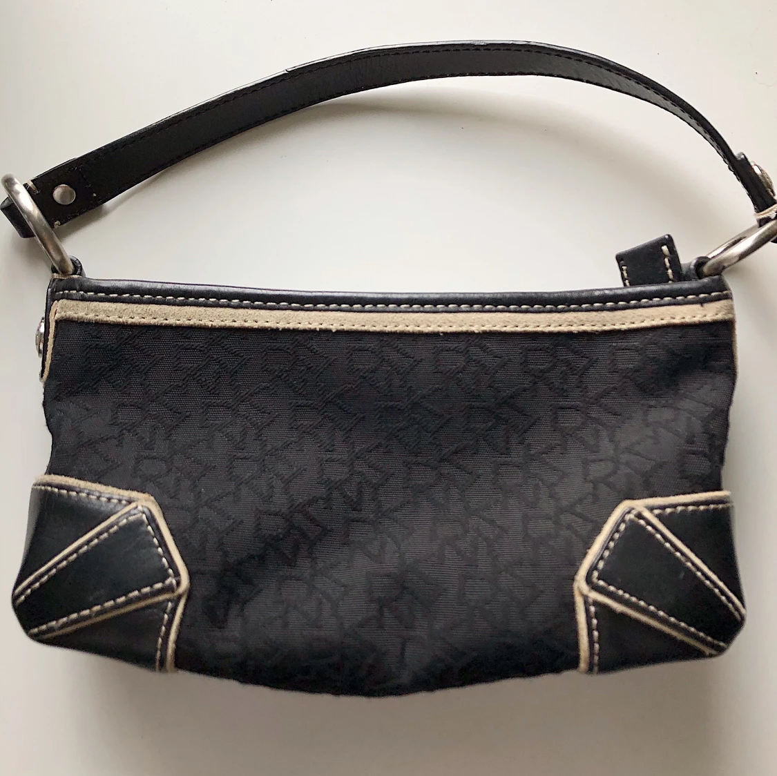 Mini väska dkny  - 90