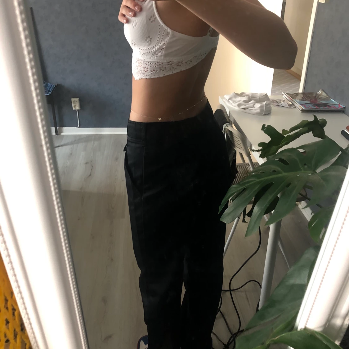 Svarta kostymbyxor  - 90