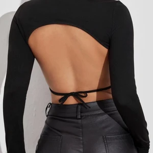 Långärmad croptop från shein strl S - Super snygg långärmad croptop från shein, endast testad !!