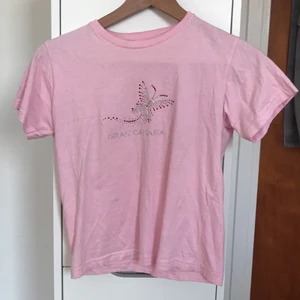 Babytee  - Säljer min fina babytee köpt från secondhand! Köpt från barnavdelningen men den sitter inte för tajt enligt mig 3)