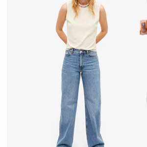 Yoko jeans från Monki  - Säljer mina yoko jeans pga de är för små :( fint skick, knappt använda de senaste halvåret 