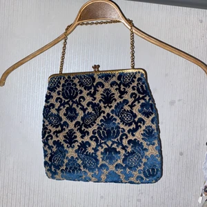 Vintage handbag med tillhörande börs - Supercute och unik! 