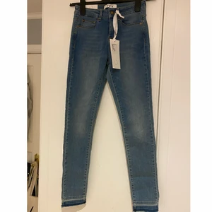 Blåa jeans från IVY - Stretchiga jeans från IVY, helt oanvända. Ordinarie pris 999 kr 