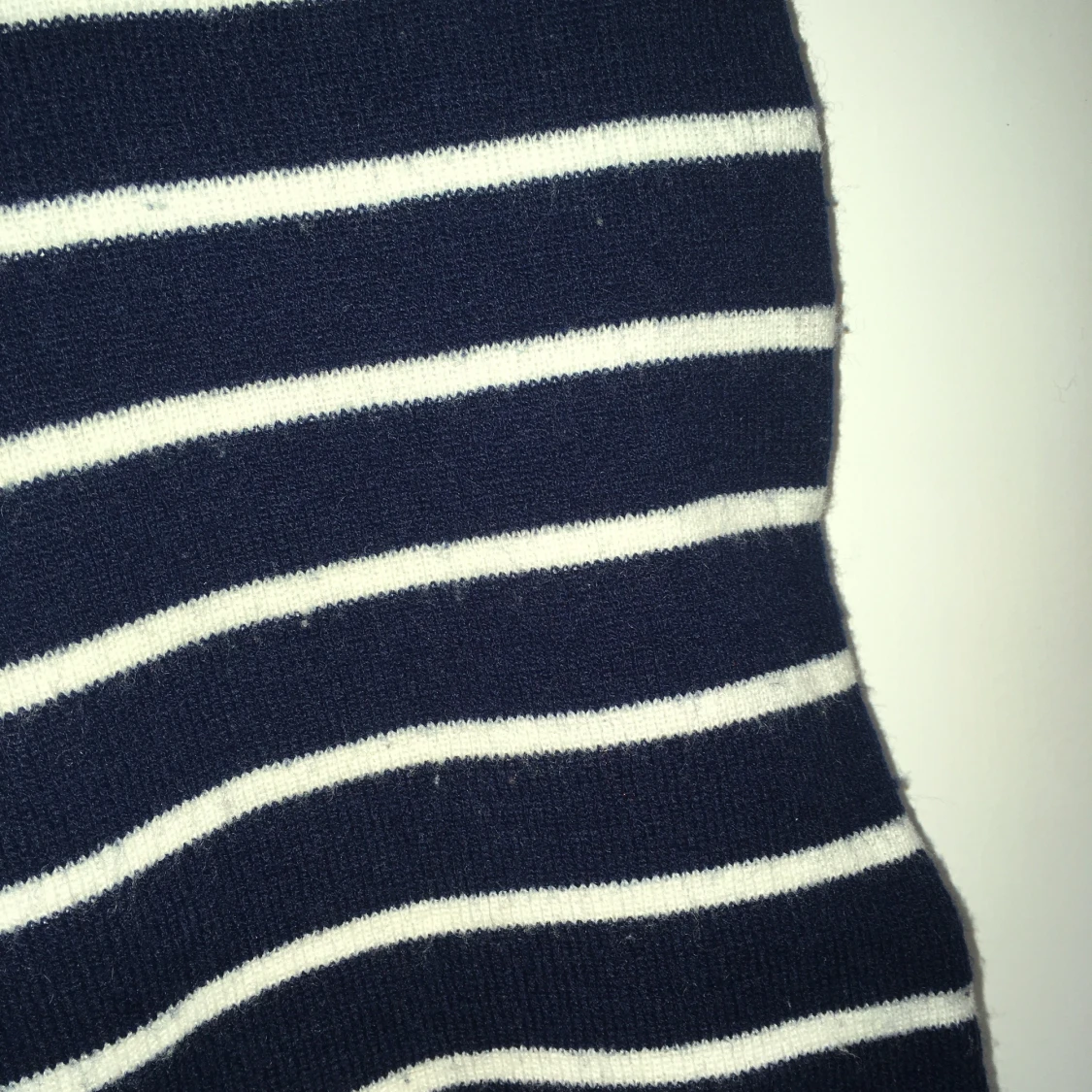 Marinblå randig halsduk - 91