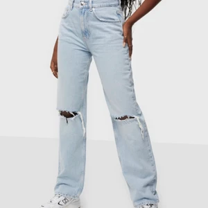 Jeans  - Snygga jeans köpta för 599kr. Aldrig använda då de ej sitter bra på mig💞