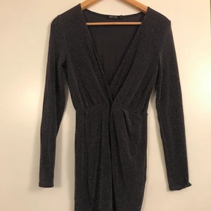 Superfin nyårsklänning! - Nyårsklänning från Nelly, använd 1 gång. Storlek S