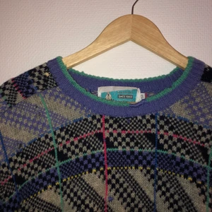 Stickad tröja i pastel färger  - Storlek L (passar s-xl beroende på önskad passform)