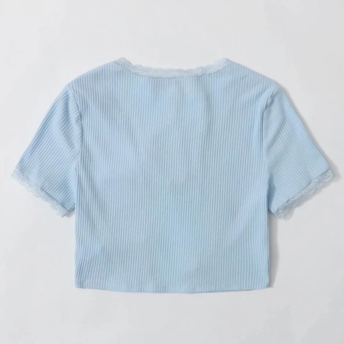 ljusblå knytbar topp / kofta med spets - 91