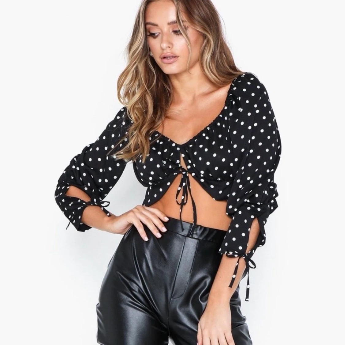 Prickig croptop från Nelly 