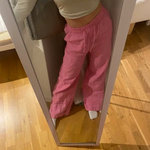 Rosa linnebyxor - INTRESSEKOLL på mina rosa linnebyxor från Gina. Är storlek 32 men sitter som en S. Bra skick! Kontakta meg för mer bilder