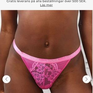 Lounge underwear trosor  - Otestade nästintill orörda ”blossom balcony” stringtrosor i färgen ”knallrosa” från lounge. Säljer pga att jag beställde fel och att det är försent att skicka tillbaka. Lappen sitter till och med kvar! Kostade 200kr nya, säljer för 130kr