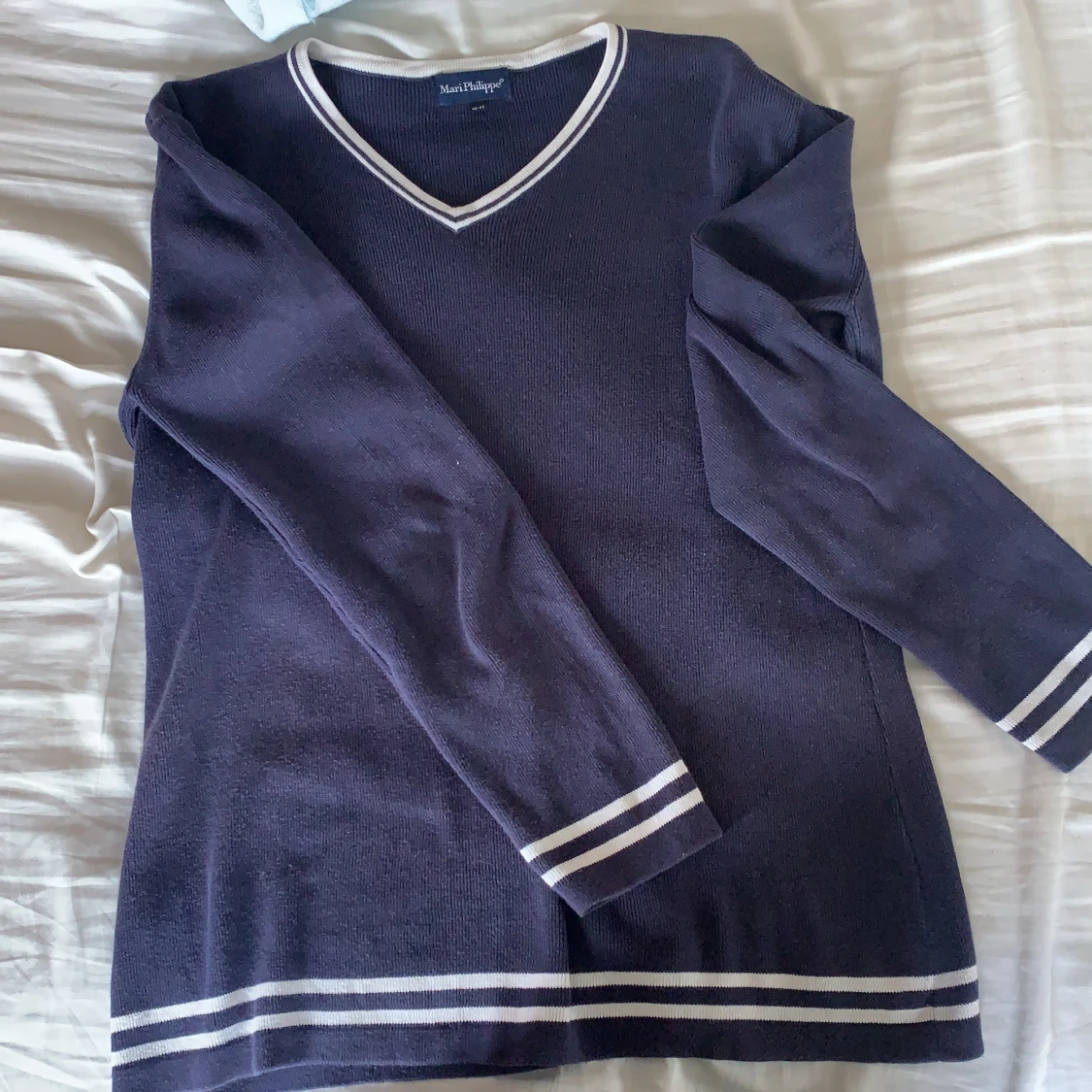 Marinblå tröja - 90