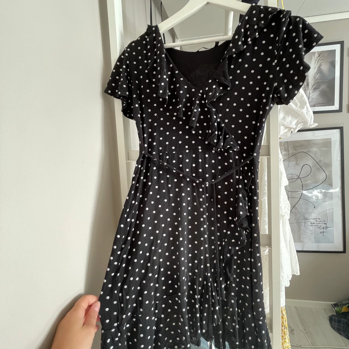 Lätt, prickig klänning