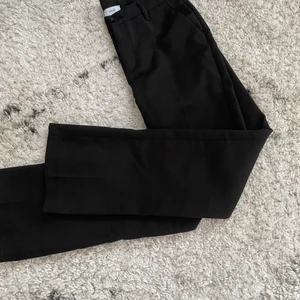 Kostymbyxor - Kostymbyxor i stl xxs säljer för att dom blivit för små 