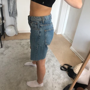 Storlek 36 - Hemmagjorda jeansshorts. Köparen står för frakten 