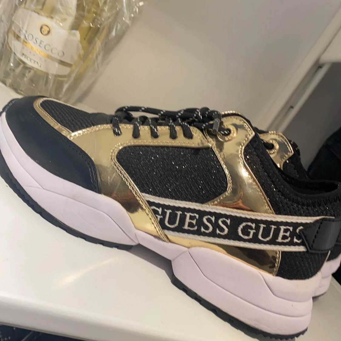 Guess sneakers 
