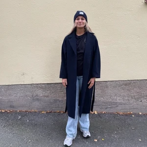 weekday kappa - Knappt använd. Pris går självklart att diskuteras. Samfraktar gärna. 