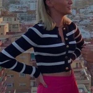 Kofta - Tight kofta/tröja/top stl xs