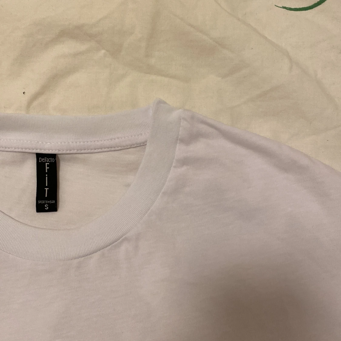 Basic white tee - 91