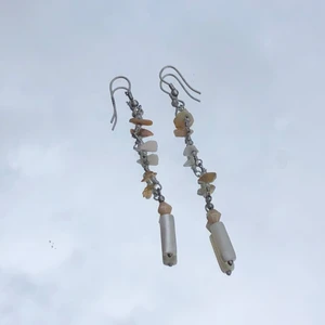  Örhängen med stenar - Superfina örhängen som passar både till fest och vardag!