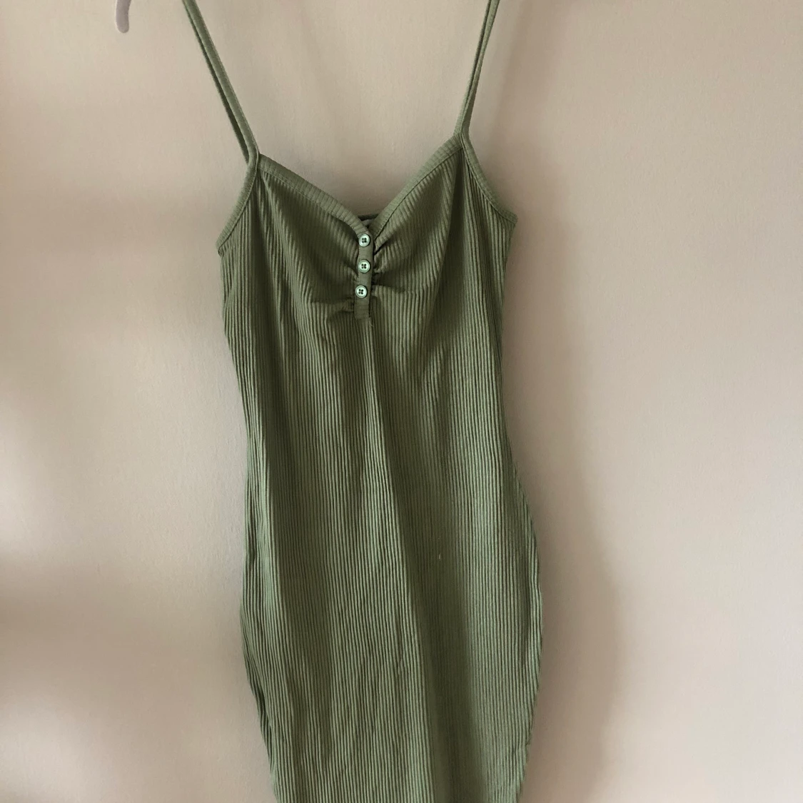 Olivgrön klänning 🫒  - 90