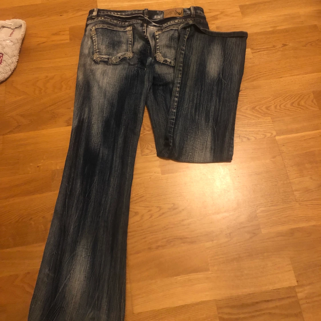 Utsvängda lågmidjade bootcuts  - 91