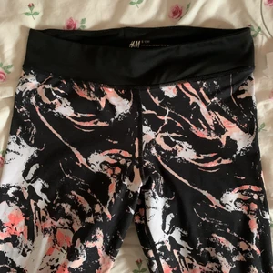 H&M träningsleggings S - Coola träningsleggings. H&M. Strl. 36/S.